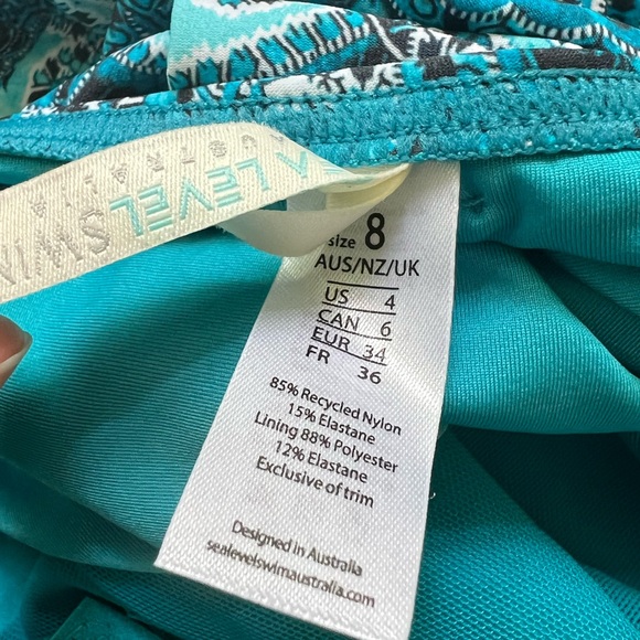 NWT Sea Level Bella Mare Cross Front Multi fit Cup Singlet Swim Top Size:4 - Picture 7 of 8